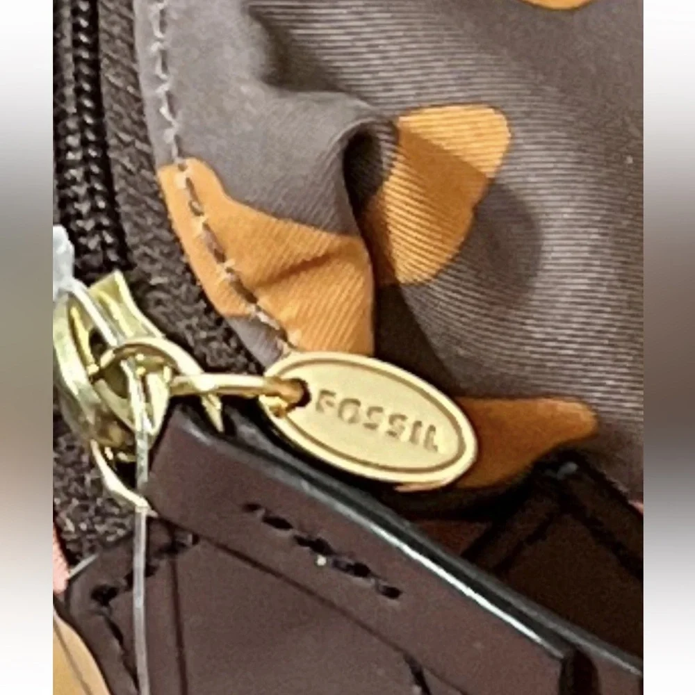 NWT - FOSSIL KEYPER Cosmetic Case